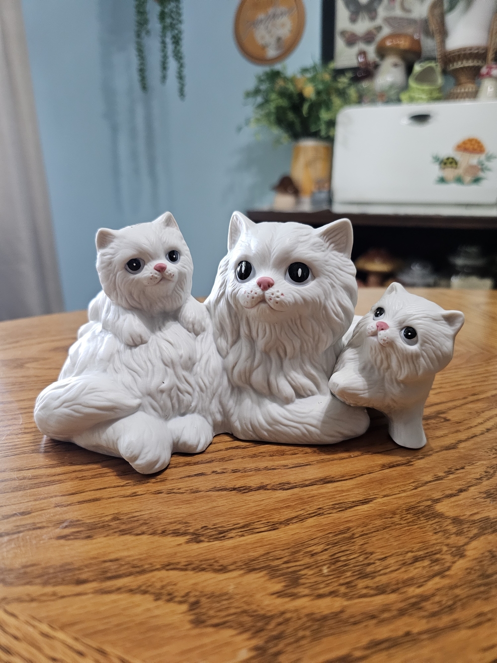 Vintage 70s 80s Homco White Porcelain Persian Cat Mom Kittens Figure Long Hair